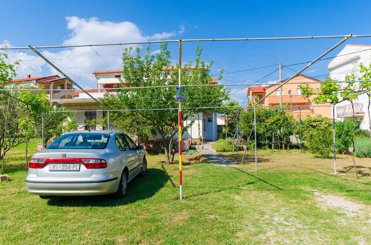 Apartments Anica F Lopar