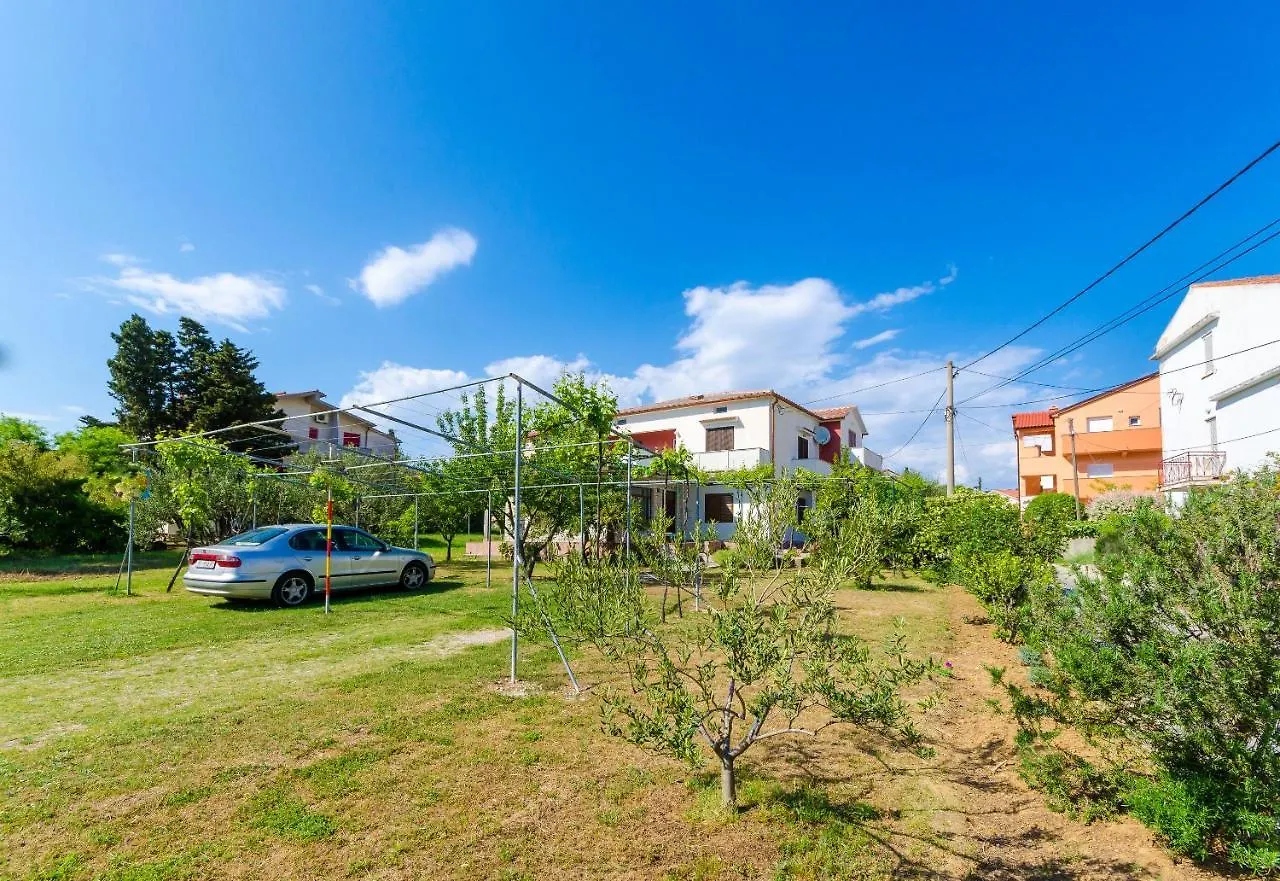 Apartments Anica F Lopar
