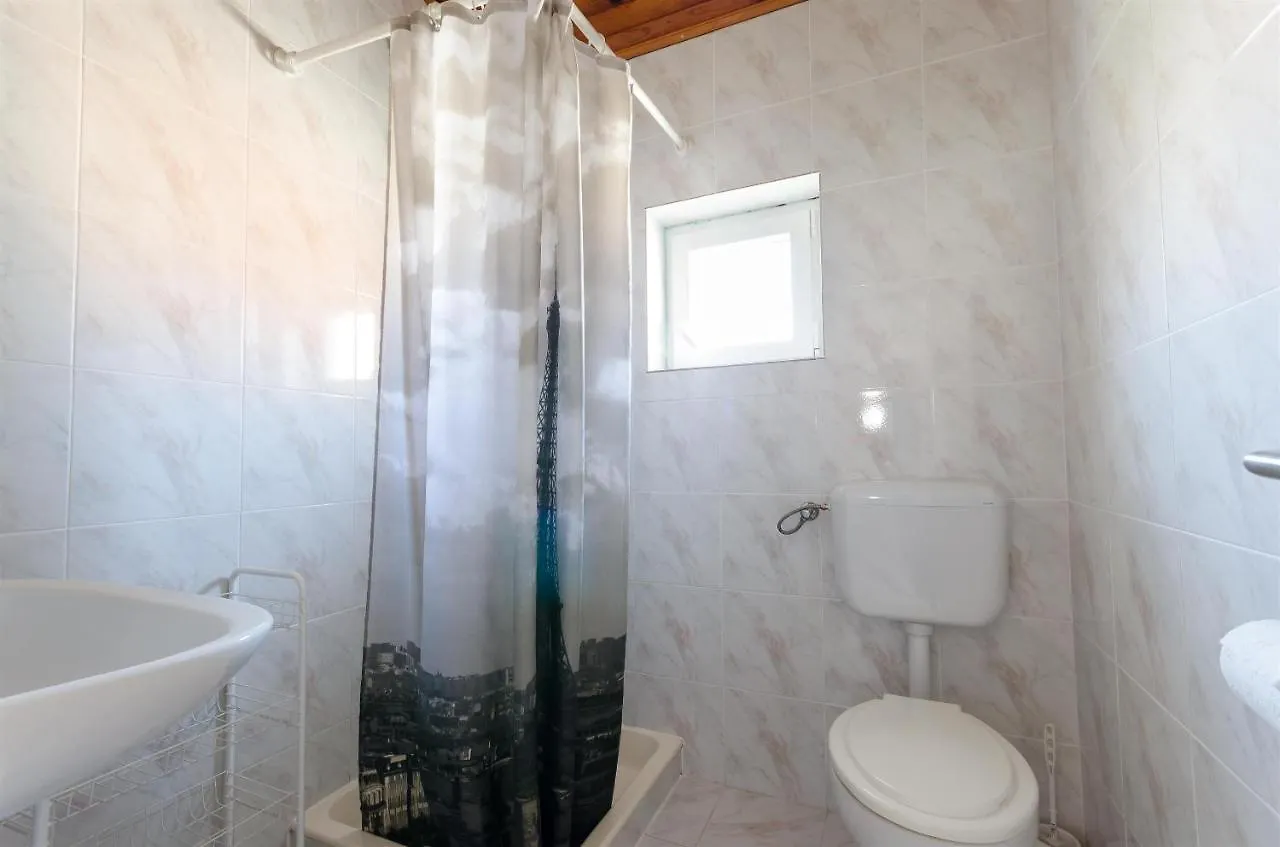 Apartments Anica F Lopar