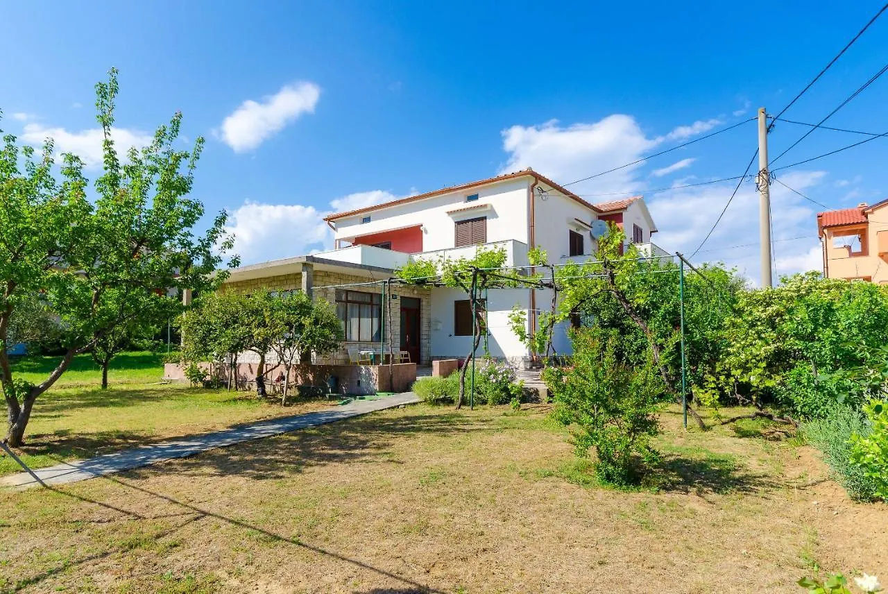 Apartments Anica F Lopar
