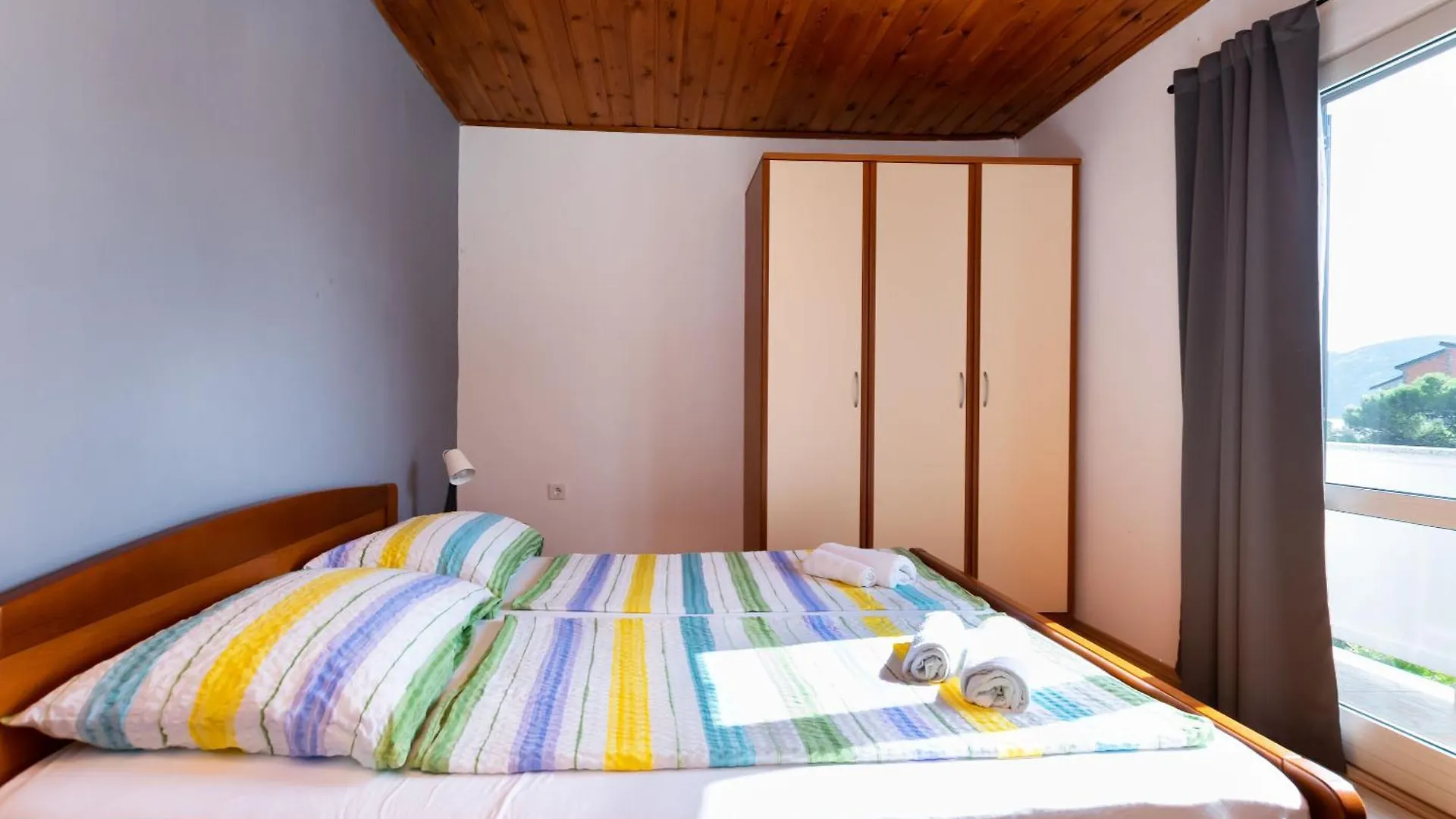 Apartments Anica F Lopar