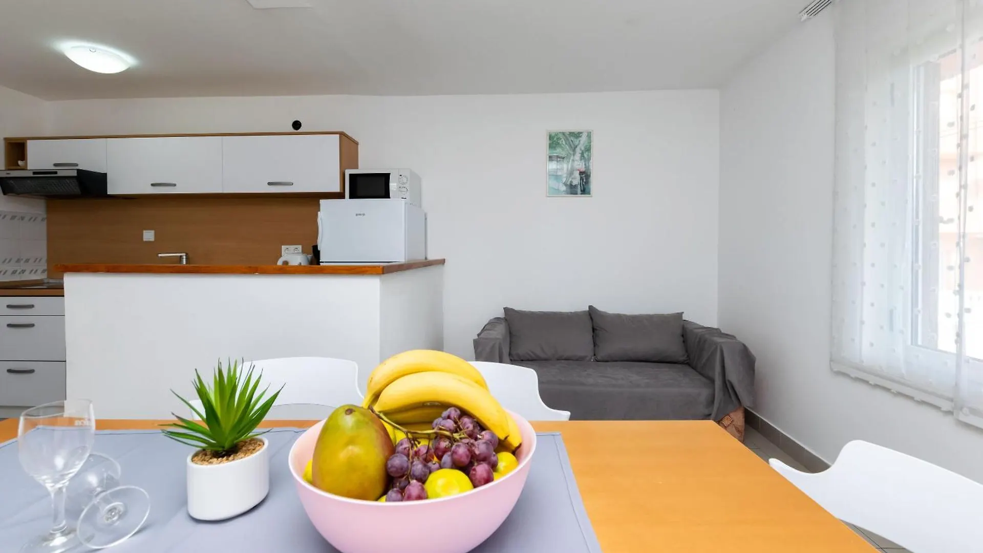 Apartments Anica F Lopar